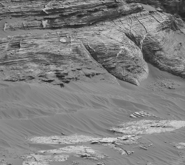 Sol 3049: Mast Camera (Mastcam)