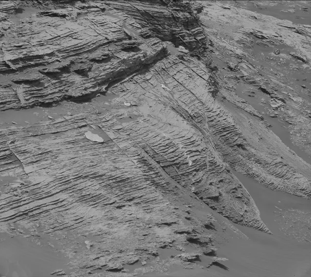 Sol 3060: Mast Camera (Mastcam)