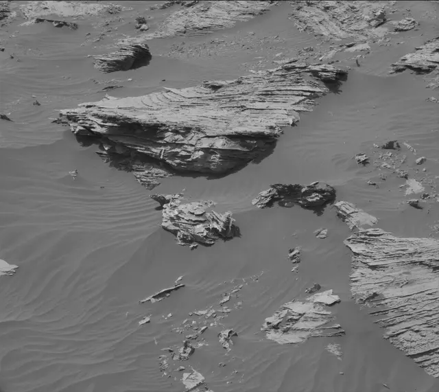 Sol 3060: Mast Camera (Mastcam)
