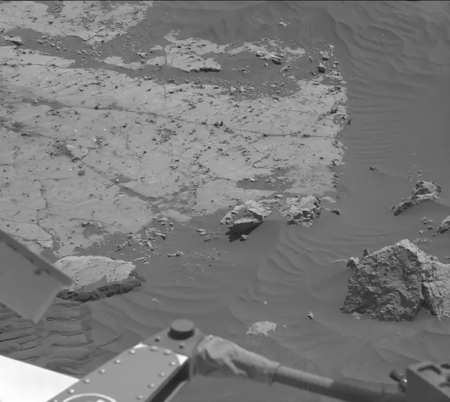 Sol 3060: Mast Camera (Mastcam)