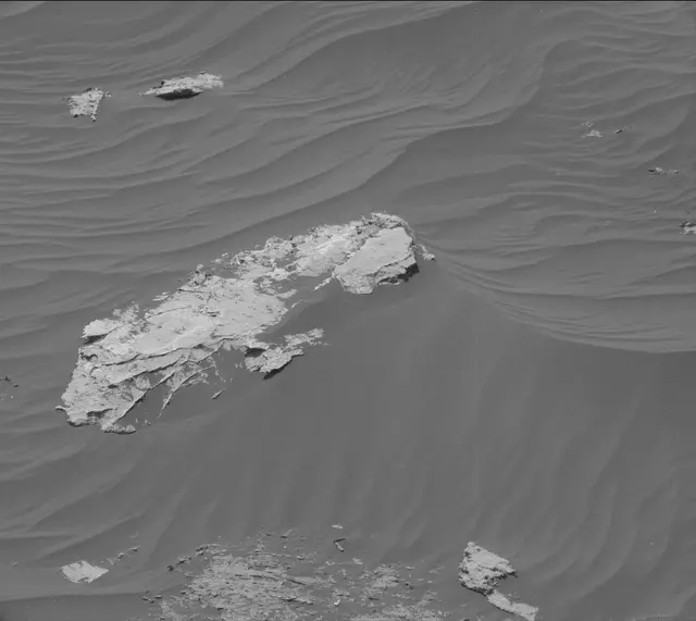 Sol 3060: Mast Camera (Mastcam)