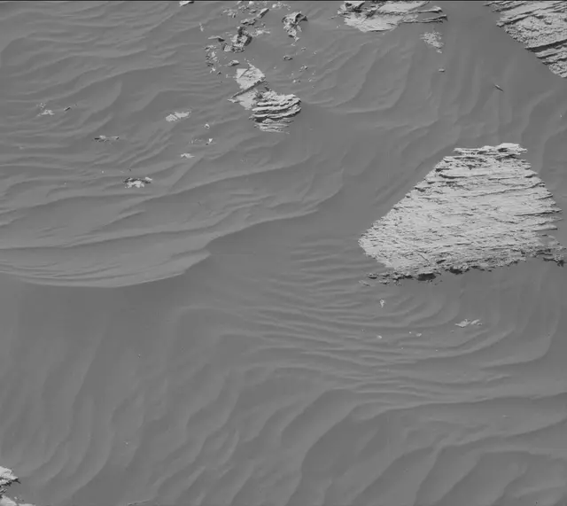 Sol 3060: Mast Camera (Mastcam)
