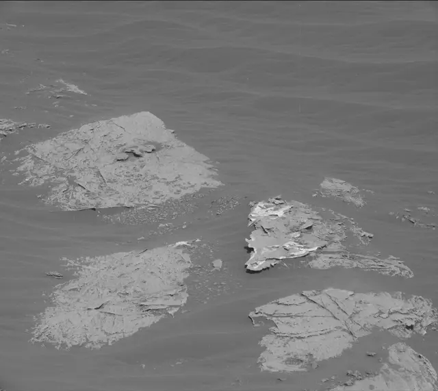 Sol 3060: Mast Camera (Mastcam)