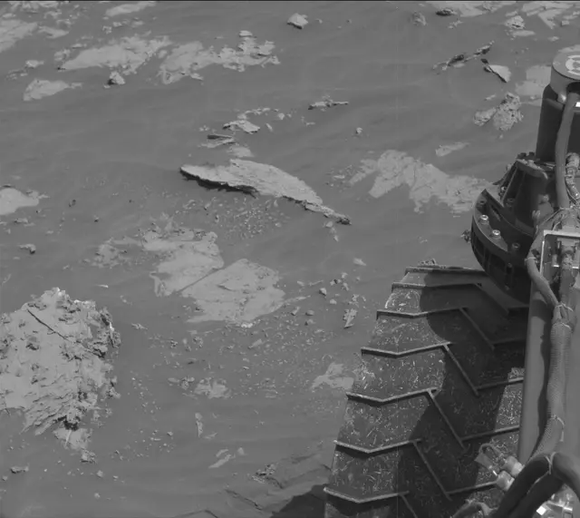 Sol 3060: Mast Camera (Mastcam)