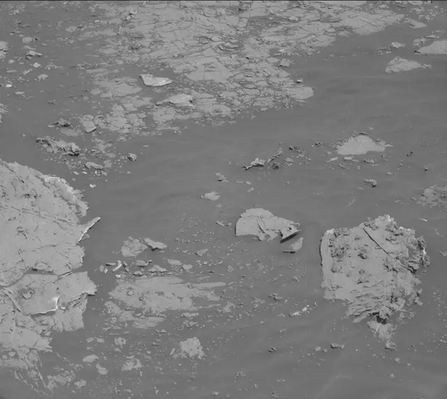Sol 3060: Mast Camera (Mastcam)