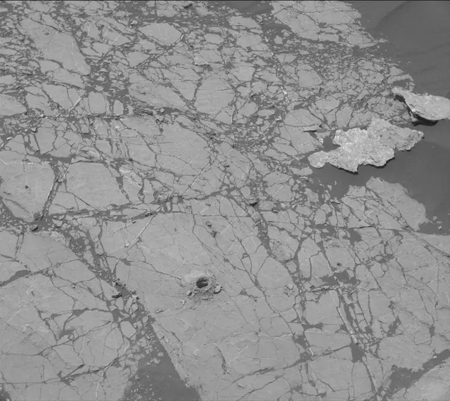 Sol 3060: Mast Camera (Mastcam)