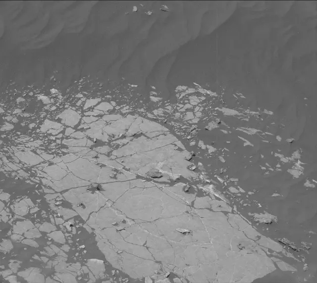 Sol 3060: Mast Camera (Mastcam)