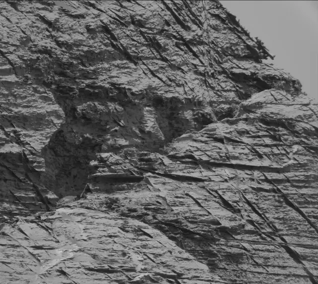 Sol 3061: Mast Camera (Mastcam)