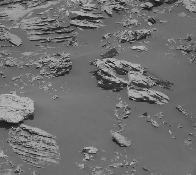 Sol 3061: Mast Camera (Mastcam)
