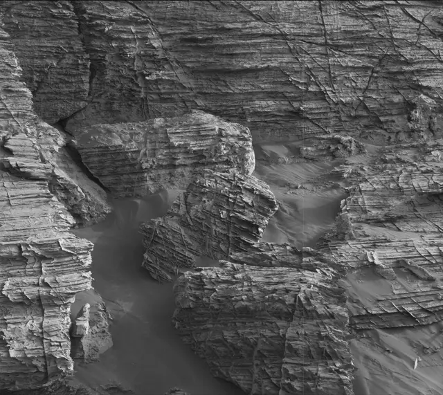 Sol 3063: Mast Camera (Mastcam)