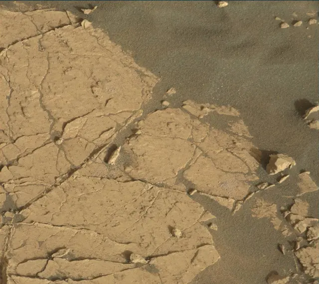 Sol 3066: Mast Camera (Mastcam)