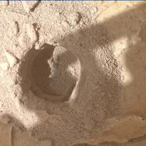 Sol 3068: Mars Hand Lens Imager (MAHLI)