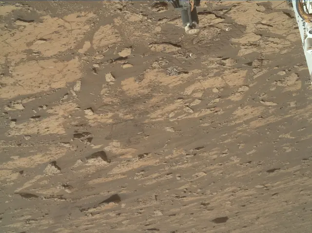 Sol 3070: Mars Hand Lens Imager (MAHLI)