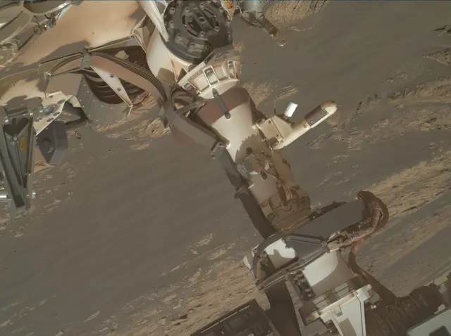 Sol 3070: Mars Hand Lens Imager (MAHLI)