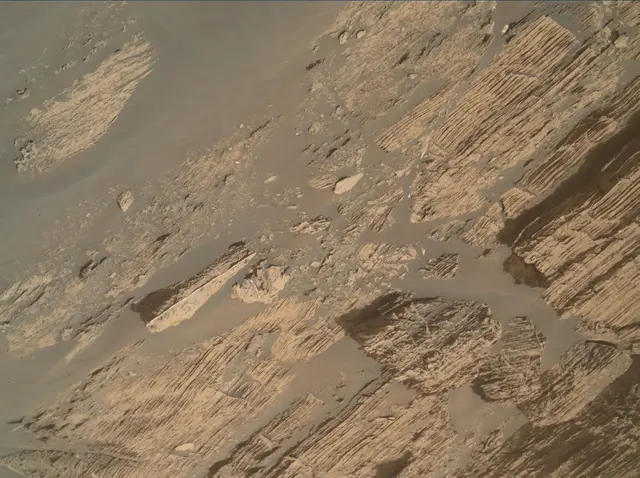 Sol 3070: Mars Hand Lens Imager (MAHLI)