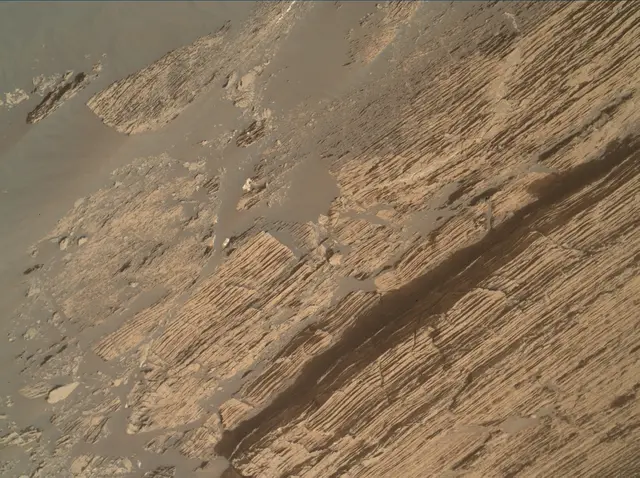 Sol 3070: Mars Hand Lens Imager (MAHLI)