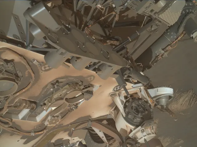 Sol 3070: Mars Hand Lens Imager (MAHLI)