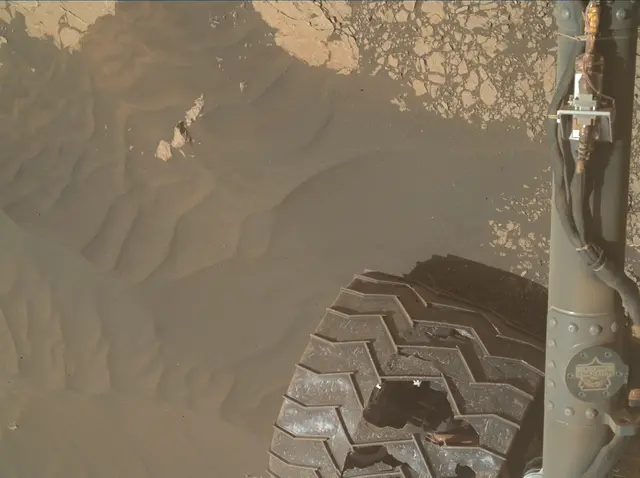 Sol 3070: Mars Hand Lens Imager (MAHLI)