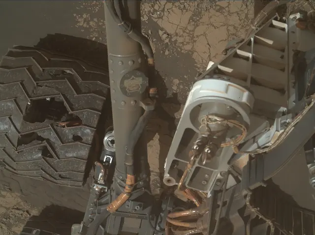 Sol 3070: Mars Hand Lens Imager (MAHLI)
