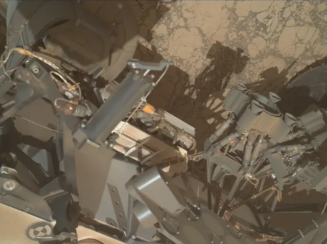 Sol 3070: Mars Hand Lens Imager (MAHLI)