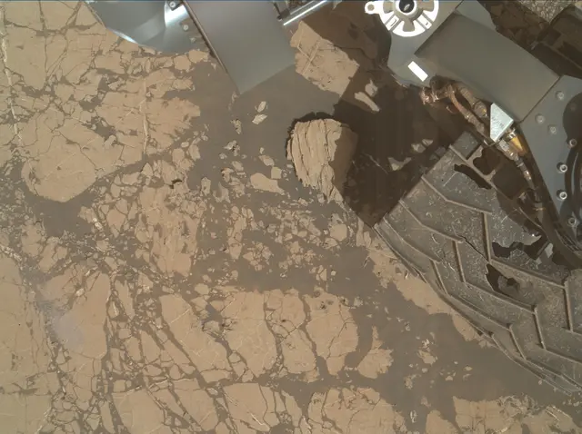 Sol 3070: Mars Hand Lens Imager (MAHLI)