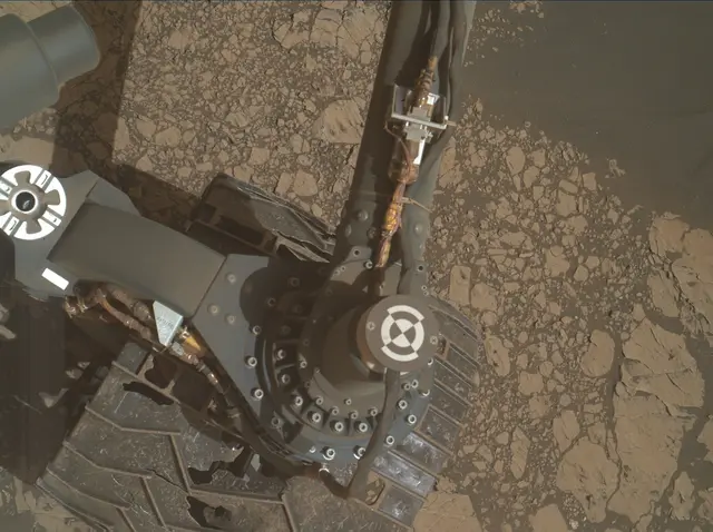 Sol 3070: Mars Hand Lens Imager (MAHLI)