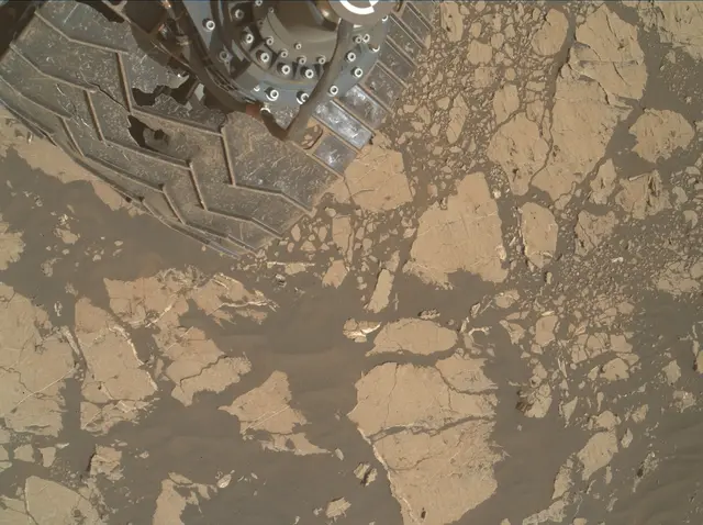 Sol 3070: Mars Hand Lens Imager (MAHLI)