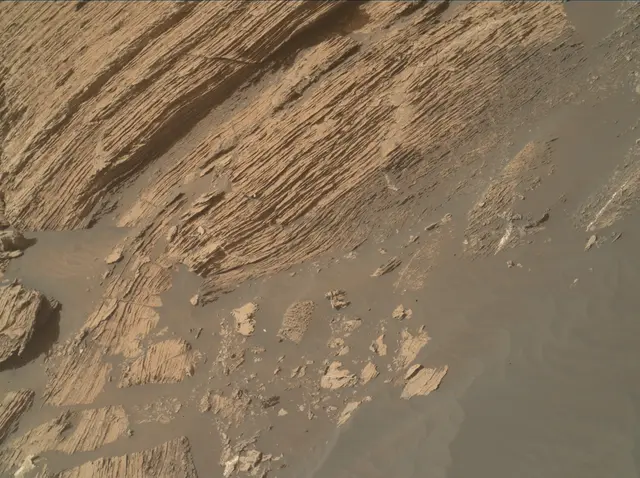 Sol 3070: Mars Hand Lens Imager (MAHLI)
