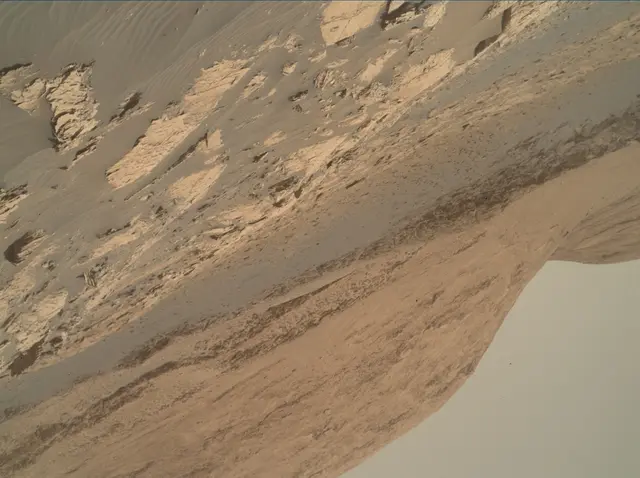 Sol 3070: Mars Hand Lens Imager (MAHLI)
