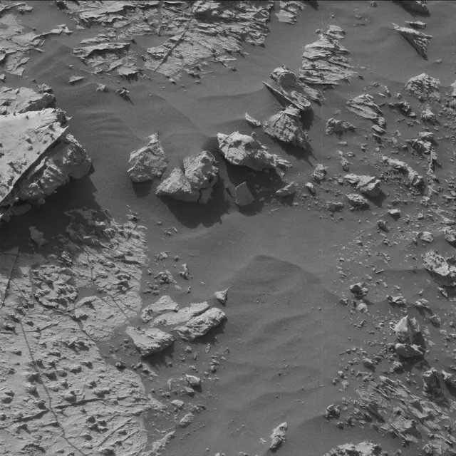 Sol 3074: Mast Camera (Mastcam)