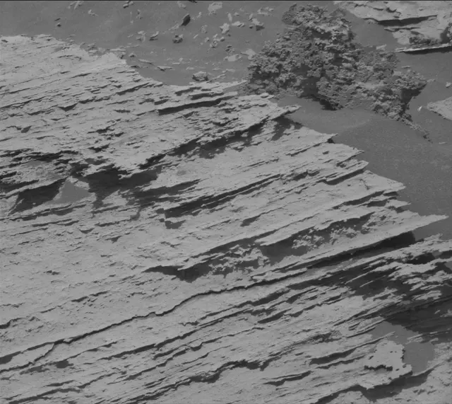 Sol 3074: Mast Camera (Mastcam)