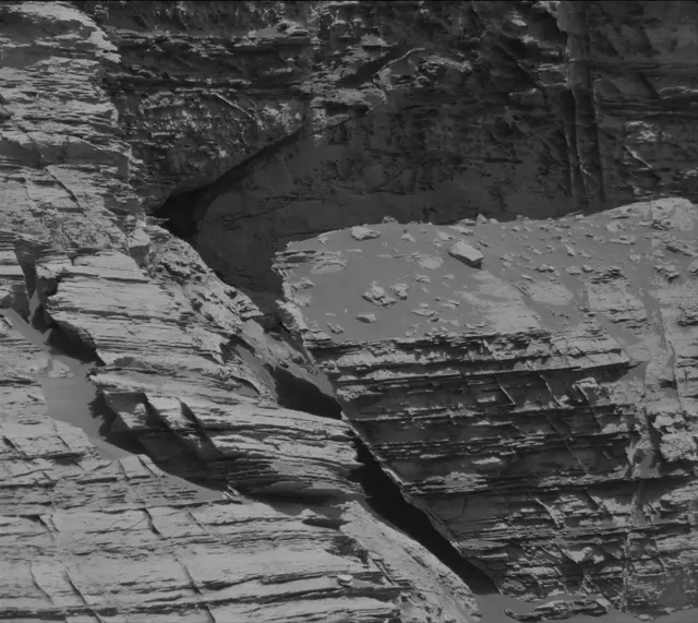 Sol 3074: Mast Camera (Mastcam)
