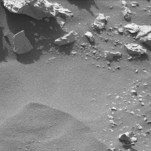 Sol 3074: Mast Camera (Mastcam)