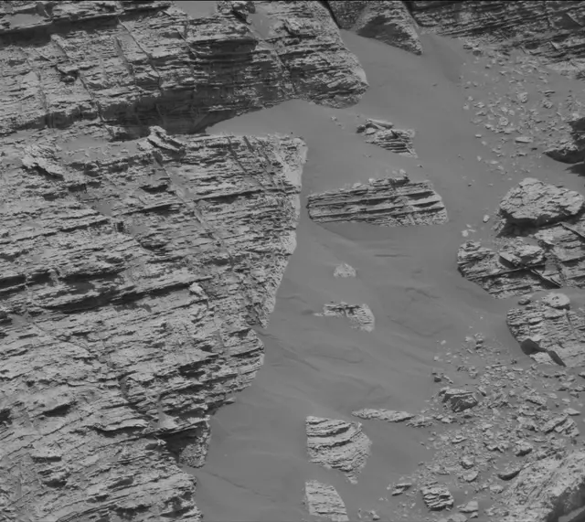 Sol 3076: Mast Camera (Mastcam)
