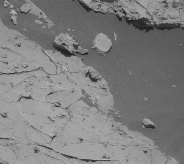 Sol 3076: Mast Camera (Mastcam)