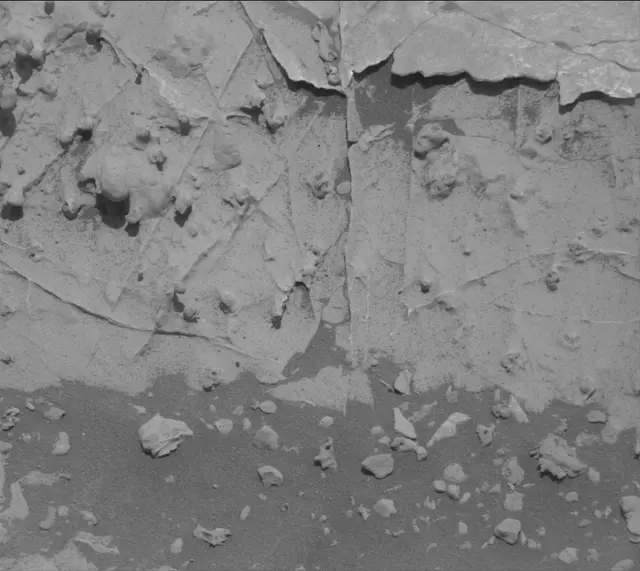 Sol 3076: Mast Camera (Mastcam)