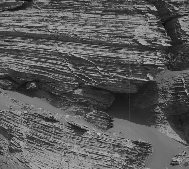 Sol 3078: Mast Camera (Mastcam)