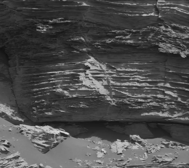 Sol 3078: Mast Camera (Mastcam)