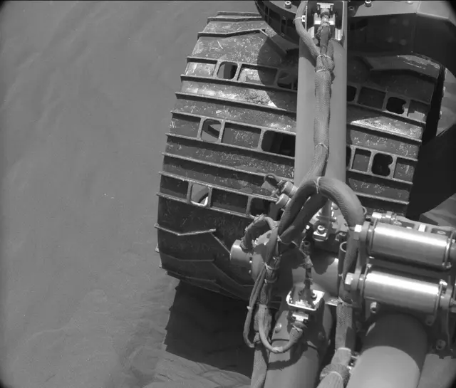 Sol 3079: Mast Camera (Mastcam)