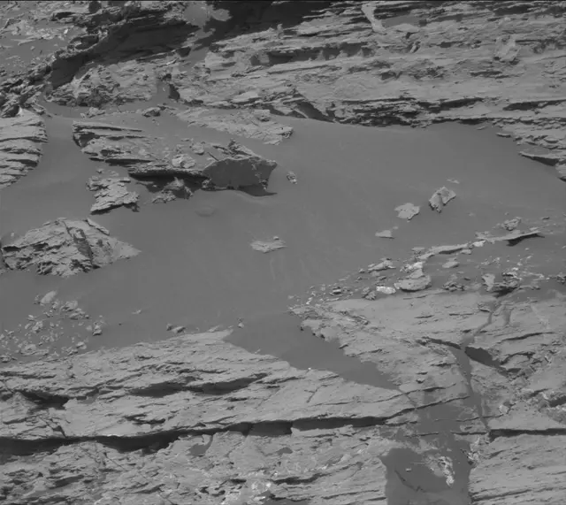 Sol 3081: Mast Camera (Mastcam)