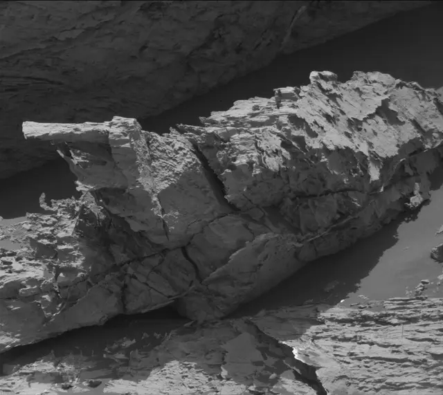 Sol 3081: Mast Camera (Mastcam)