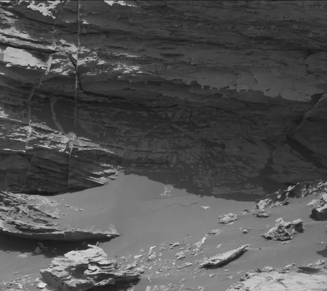 Sol 3081: Mast Camera (Mastcam)