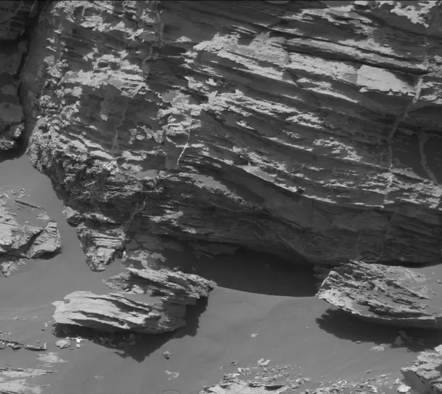 Sol 3081: Mast Camera (Mastcam)