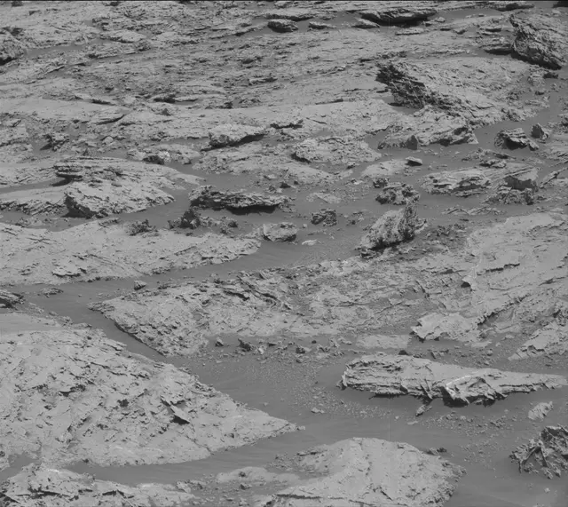 Sol 3085: Mast Camera (Mastcam)