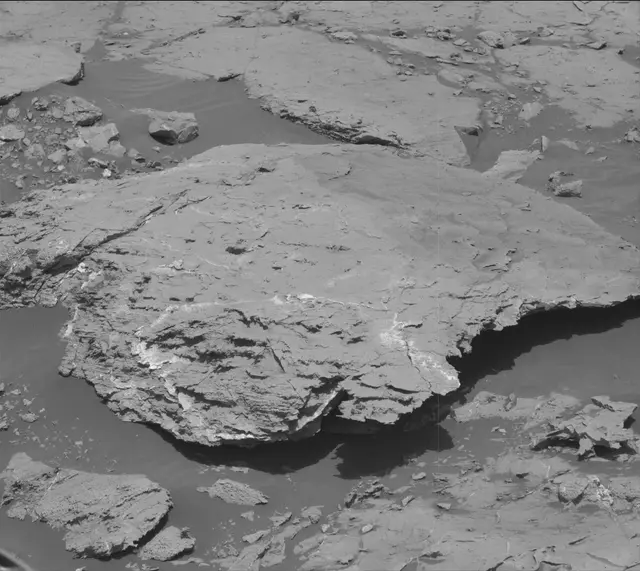 Sol 3085: Mast Camera (Mastcam)