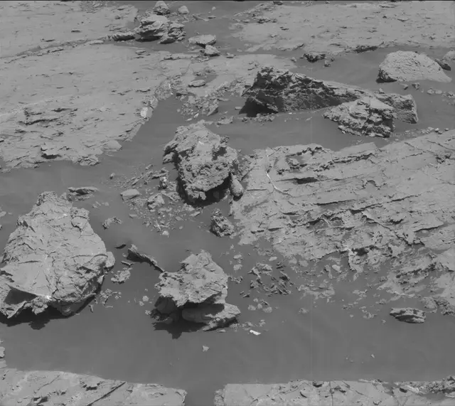 Sol 3085: Mast Camera (Mastcam)