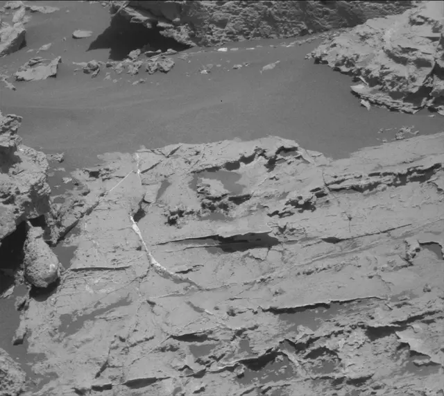 Sol 3085: Mast Camera (Mastcam)