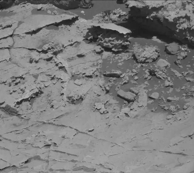 Sol 3085: Mast Camera (Mastcam)