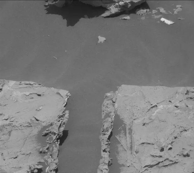 Sol 3085: Mast Camera (Mastcam)
