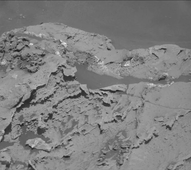 Sol 3085: Mast Camera (Mastcam)